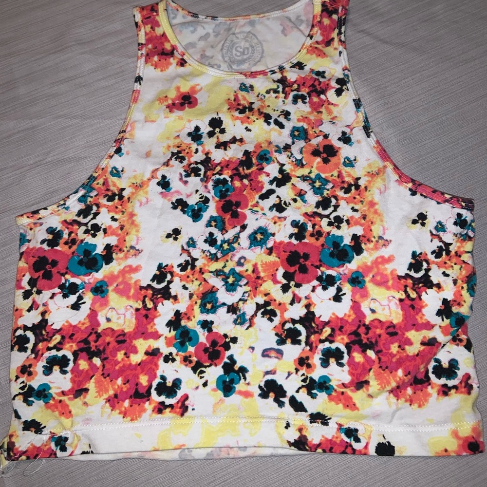 Crop top